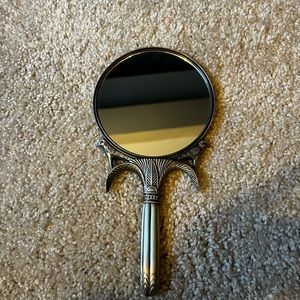 Hand mirror
